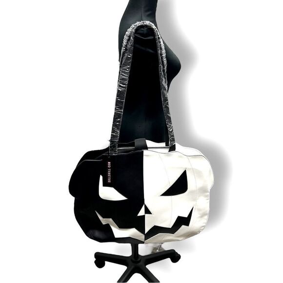 NWT Trickz N Treatz x Dolls Kill black and white oversized pumpkin face tote. - Picture 1 of 14